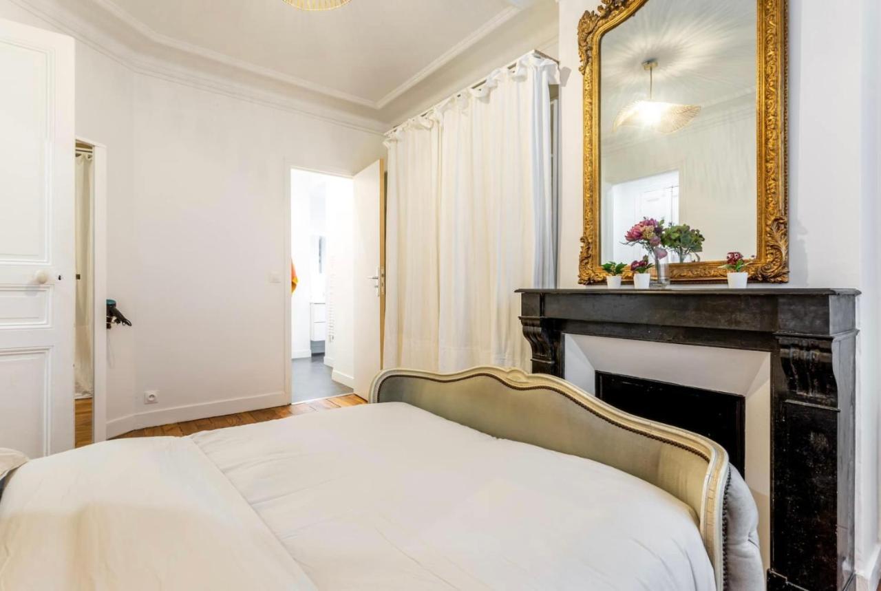 Abbesses - Superbe Appartement Avec Cheminees Париж Екстер'єр фото