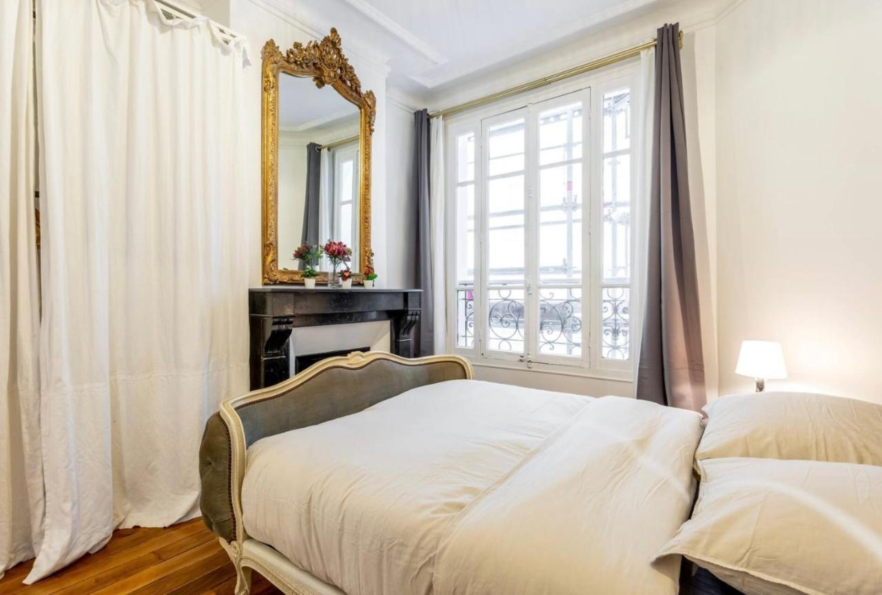 Abbesses - Superbe Appartement Avec Cheminees Париж Екстер'єр фото